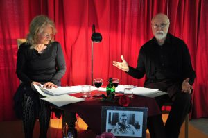 Frau Knorr und Herr Alwers vom K.A.M.-Literatur Berlin lesen Eva Strittmatter: Die Eine Rose die alle überwältigt